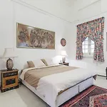 Executive Master Bedroom With Nature Environment